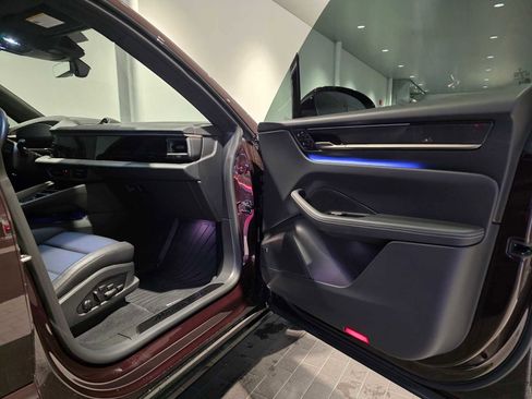 Used 2025 Porsche Macan Turbo Electric image 12