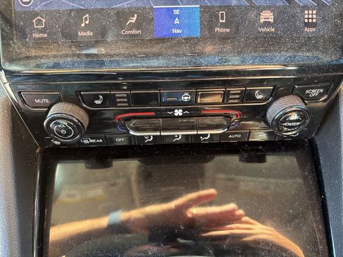 Used 2021 Jeep Grand Cherokee L Limited image 24