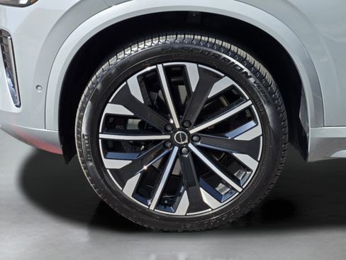 Used 2026 Volvo XC90 B6 Plus w/ Protection Package Premier AWD/4WD image 38
