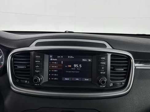 Used 2020 Kia Sorento LX AWD/4WD image 6