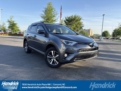 Used 2017 Toyota RAV4 XLE FWD image 1