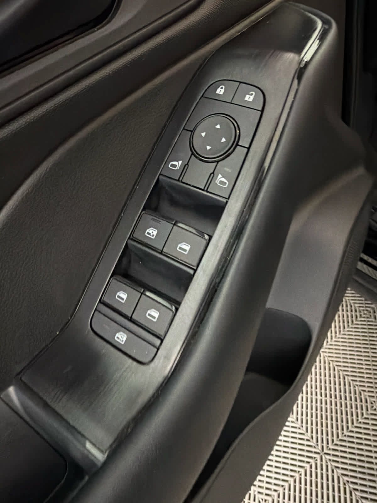 Certified 2026 Nissan Rogue S FWD image 23