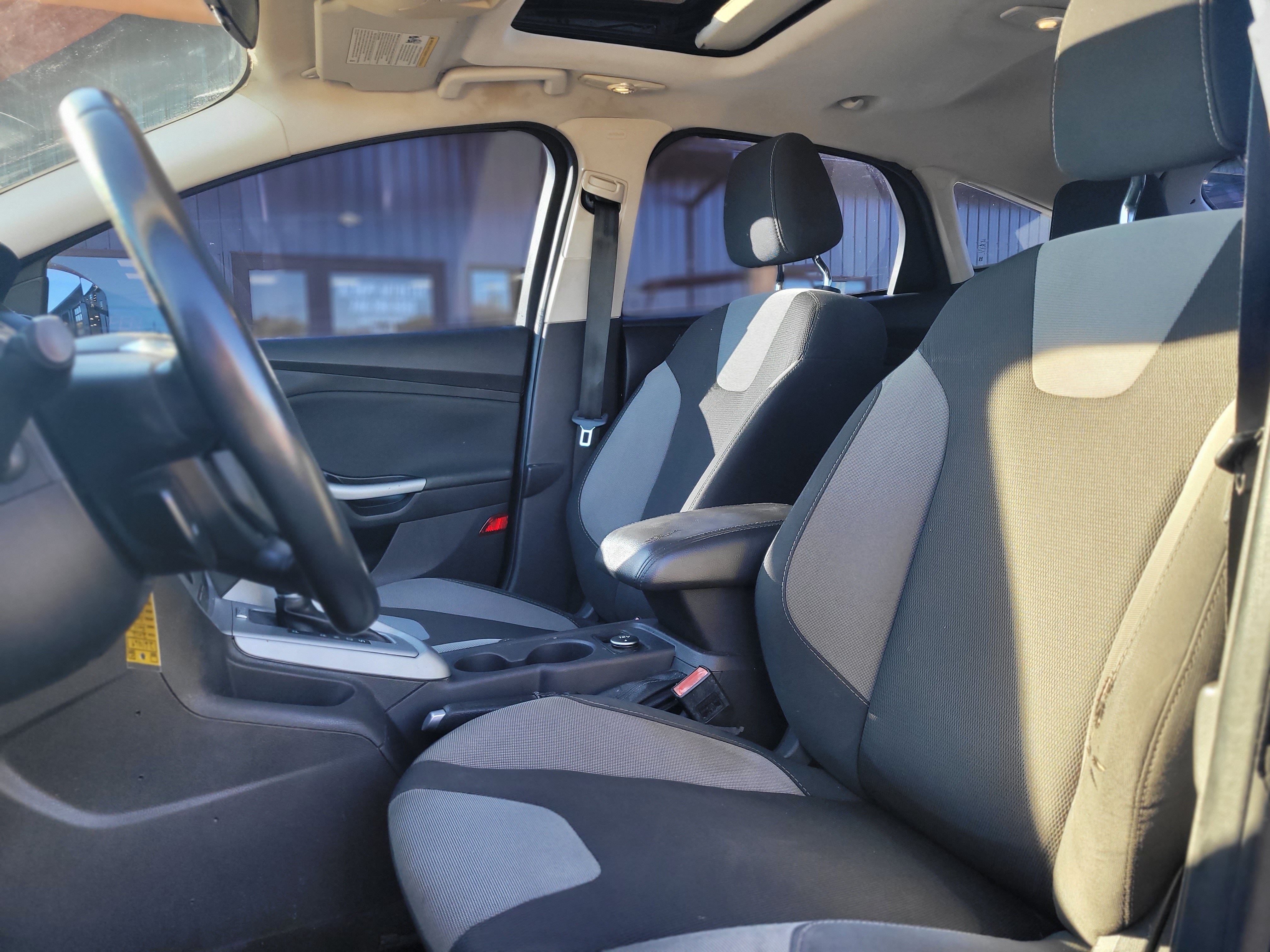 Used 2012 Ford Focus SE FWD image 13