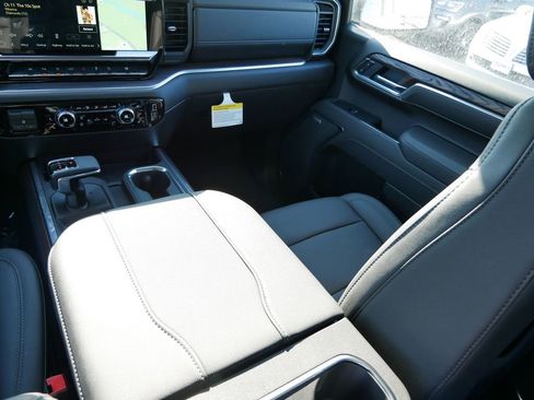 New 2026 GMC Sierra 1500 SLT w/ SLT Premium Plus Package image 11