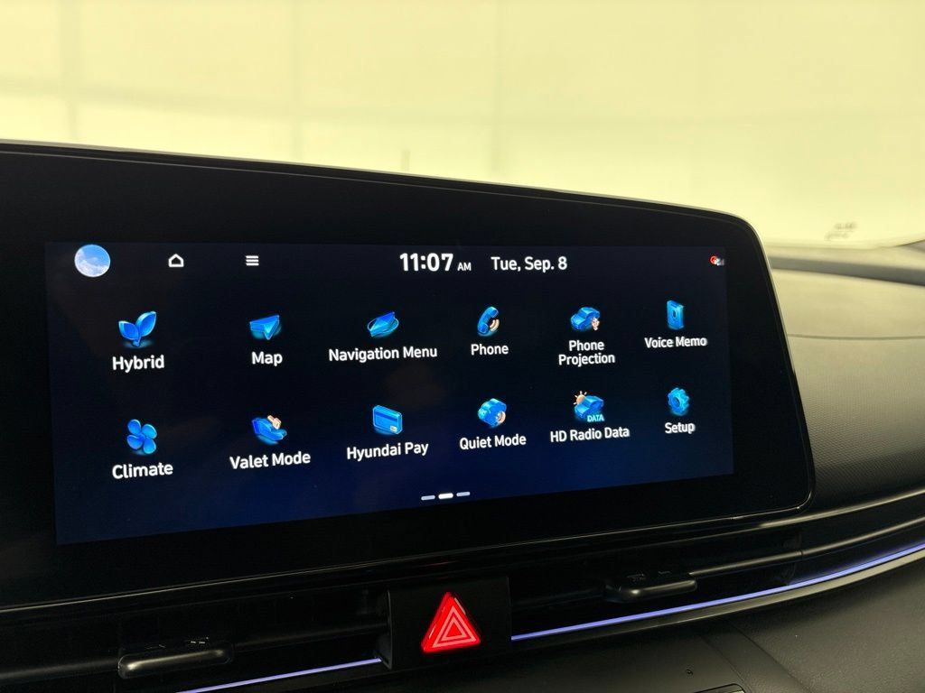 New 2025 Hyundai Elantra SEL FWD image 28