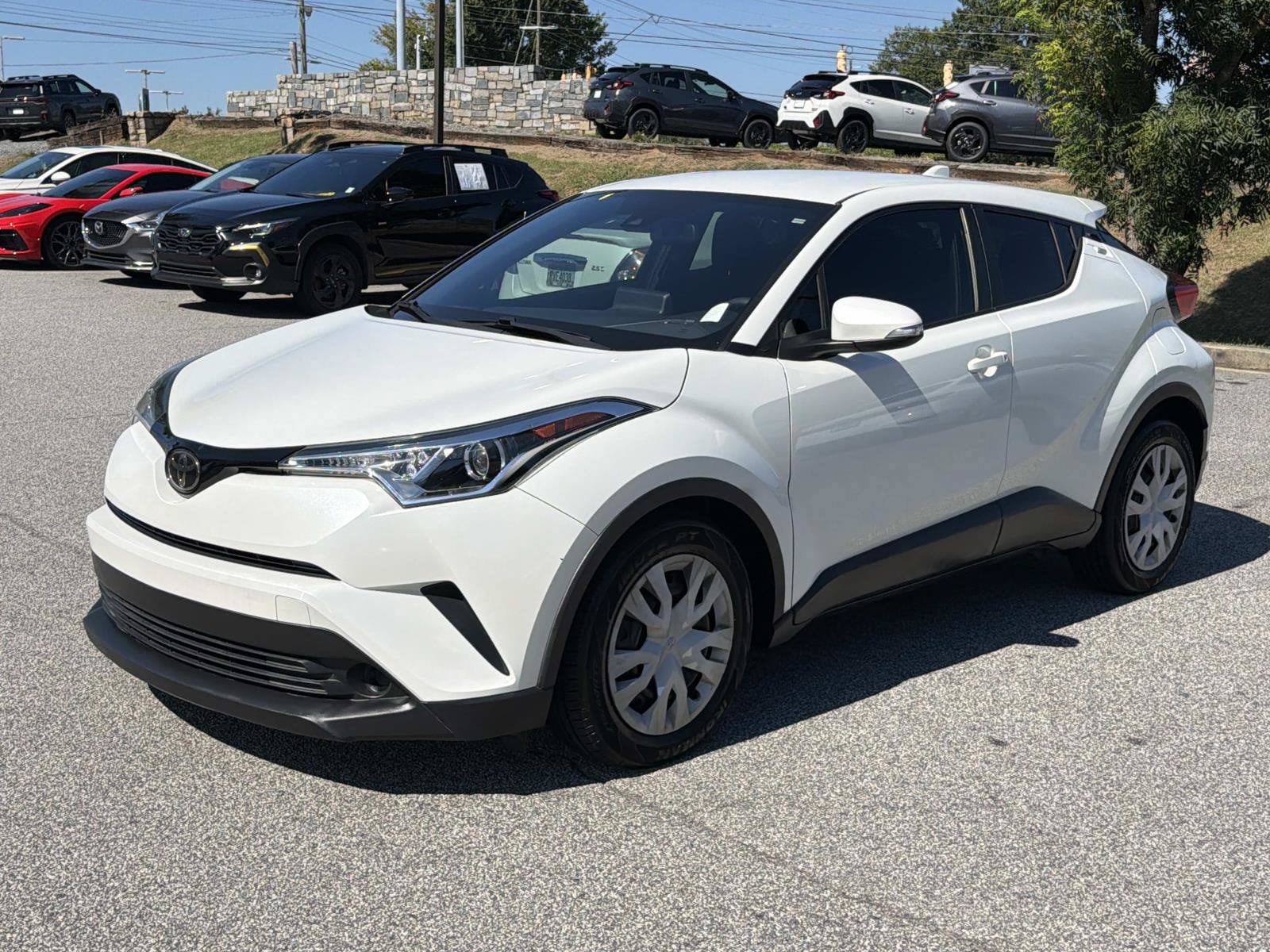 Used 2019 Toyota C-HR LE FWD image 5