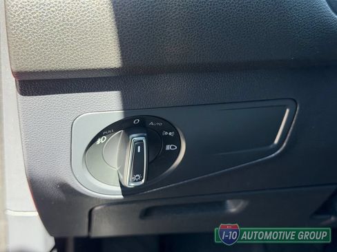 Used 2018 Volkswagen Tiguan SE w/ Panoramic Sunroof Package AWD/4WD image 21