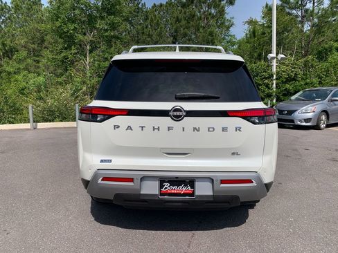 Used 2023 Nissan Pathfinder SL FWD image 6
