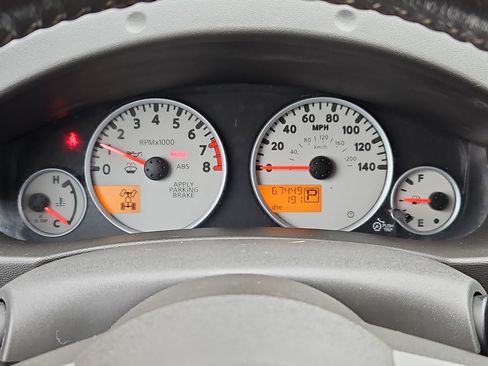 Used 2021 Nissan Frontier PRO-4X w/ Pro-4x Utility Package image 15