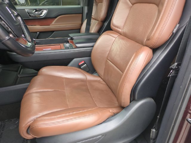 Used 2023 Lincoln Navigator Reserve AWD/4WD image 23