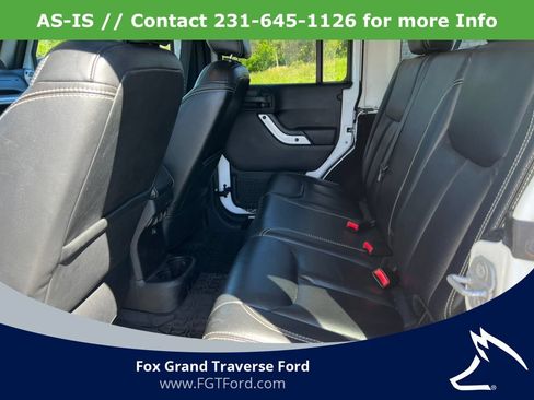 Used 2014 Jeep Wrangler Unlimited Sahara w/ Dual Top Group AWD/4WD image 5