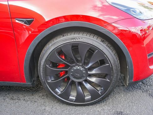 Used 2022 Tesla Model Y Performance image 9