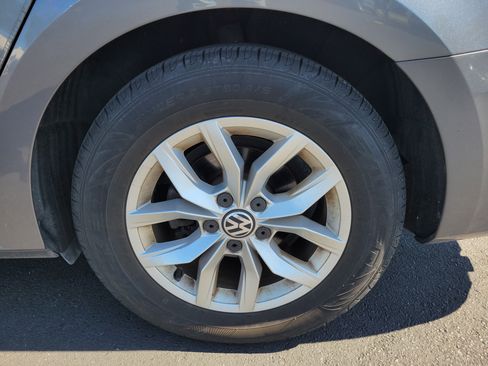 Used 2018 Volkswagen Passat 2.0T S w/ Driver Assistance Package image 33