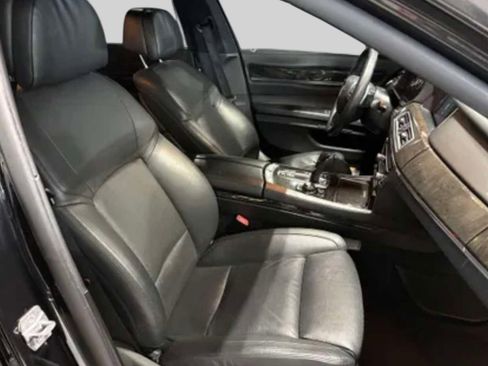 Used 2012 BMW 750Li xDrive image 3