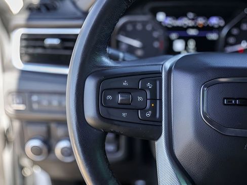 Used 2021 GMC Yukon XL Denali w/ Denali Premium Package image 17