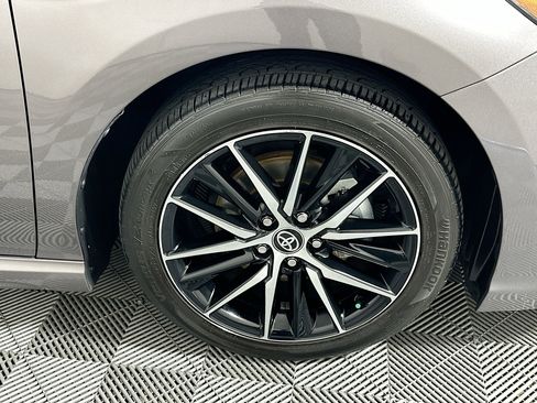 Used 2024 Toyota Camry SE image 11