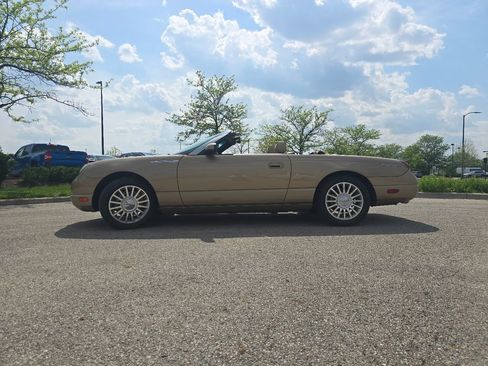 Used 2005 Ford Thunderbird RWD image 10