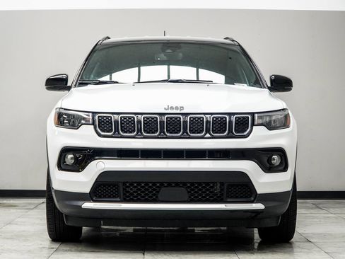 Used 2024 Jeep Compass Limited image 7