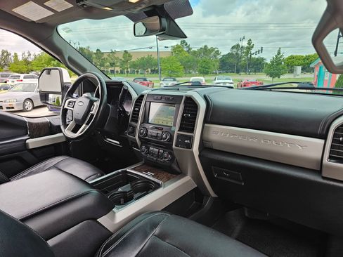 Used 2018 Ford F250 Lariat w/ Lariat Ultimate Package AWD/4WD image 41