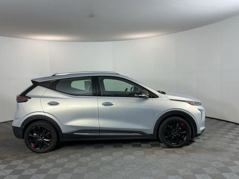 Used 2023 Chevrolet Bolt EUV Premier w/ Sun & Sound Package image 4