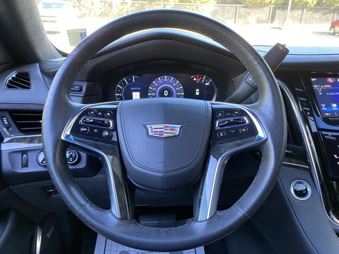 Used 2016 Cadillac Escalade Platinum AWD/4WD image 19