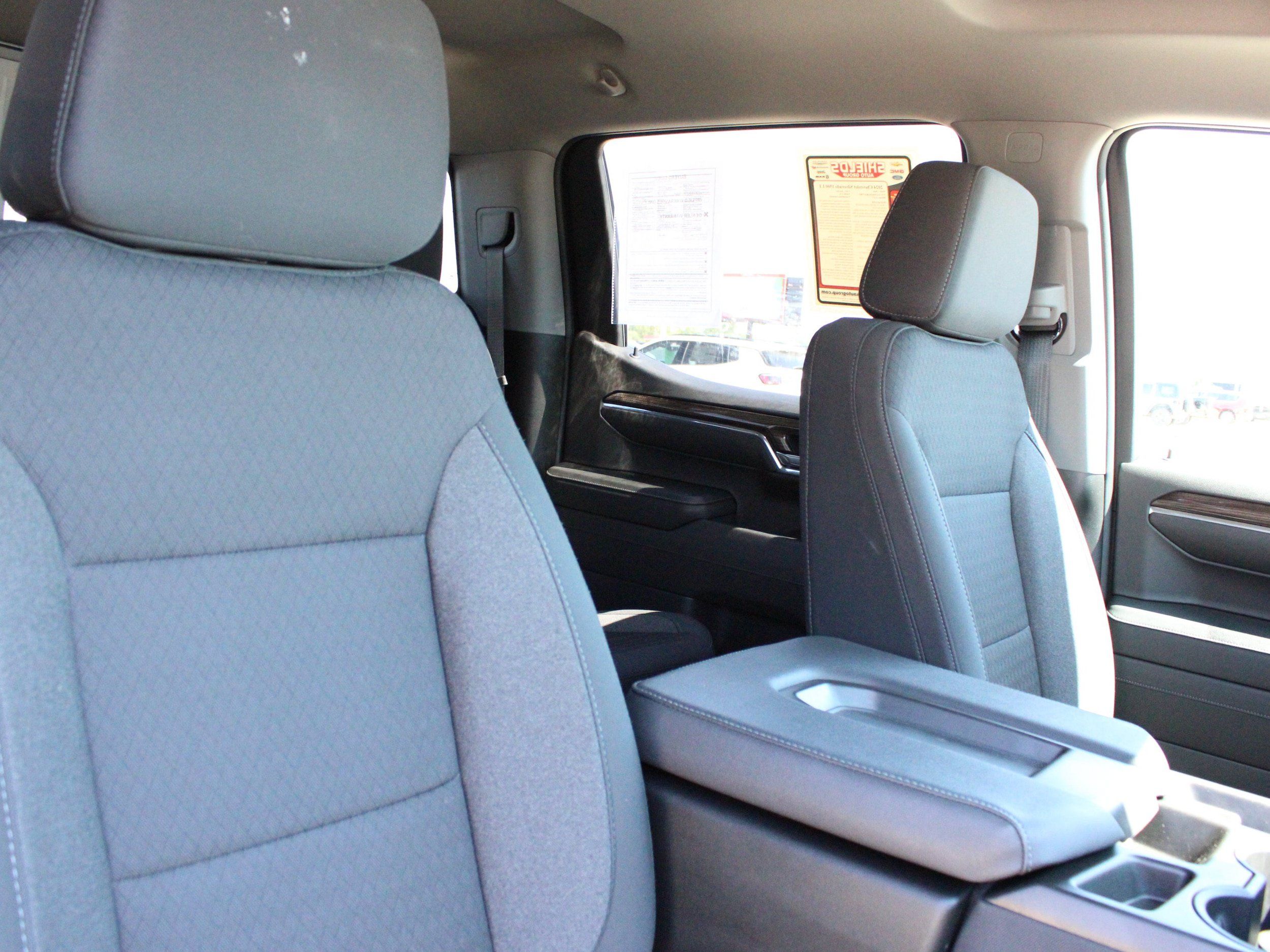 Used 2024 Chevrolet Silverado 1500 LT w/ Safety Package AWD/4WD image 39