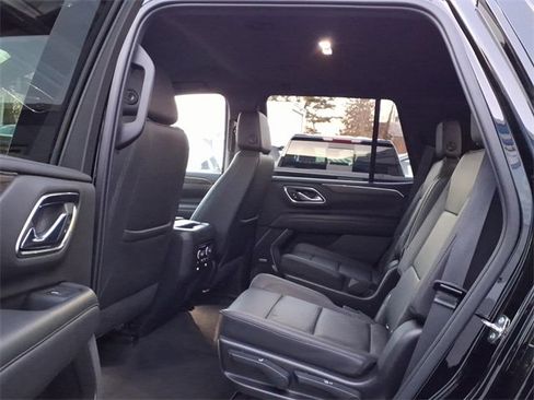 Used 2021 Chevrolet Tahoe Z71 w/ Luxury Package image 16