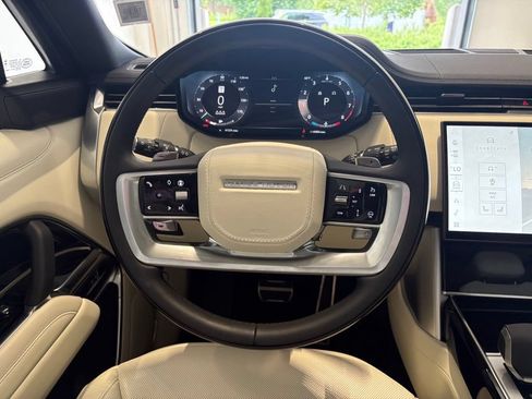 Used 2025 Land Rover Range Rover SE AWD/4WD image 26