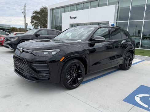 New 2026 Volkswagen Tiguan SE R-Line FWD image 7