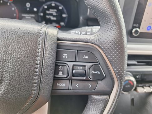 Used 2025 Toyota 4Runner TRD Off-Road image 30