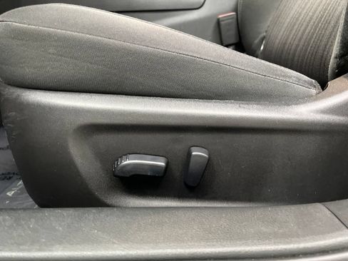 Used 2025 Nissan Altima 2.5 SV FWD image 13