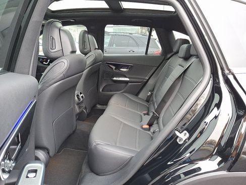 Used 2026 Mercedes-Benz GLC 300 GLC 300 image 8