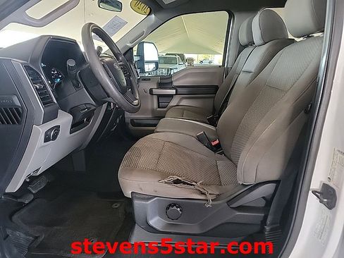 Used 2020 Ford F250 XLT AWD/4WD image 2