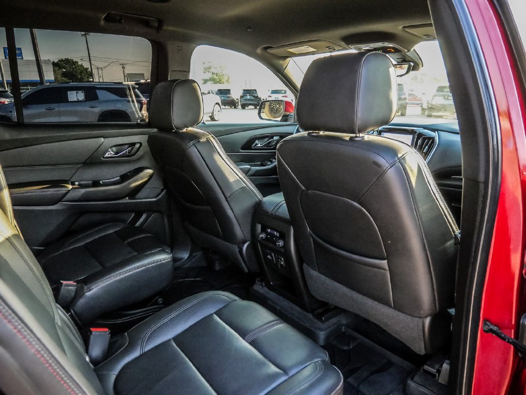 Used 2022 Chevrolet Traverse RS w/ LPO, Floor Liner Package FWD image 22