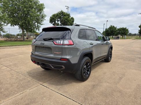 Used 2019 Jeep Cherokee Trailhawk w/ Cold Weather Group AWD/4WD image 28