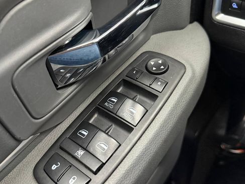 Used 2018 RAM 1500 Classic SLT AWD/4WD image 22