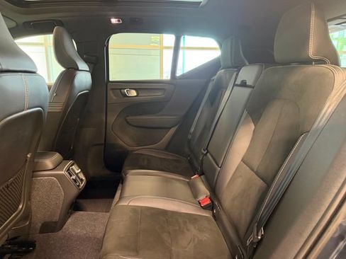 Used 2022 Volvo XC40 T5 R-Design w/ Advanced Package AWD/4WD image 21