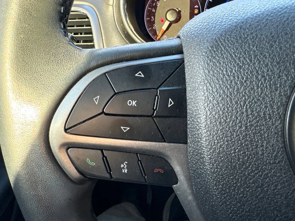 Used 2018 Jeep Grand Cherokee Overland AWD/4WD image 26