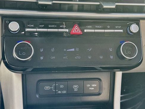 Used 2025 Hyundai Tucson Limited AWD/4WD image 13