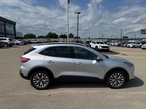 Used 2020 Ford Escape Titanium AWD/4WD image 32