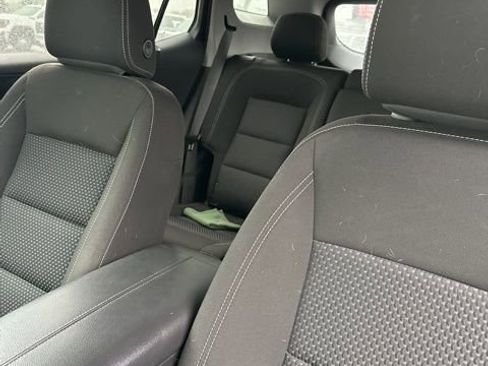 Used 2023 GMC Terrain SLE w/ Driver Convenience Package image 11