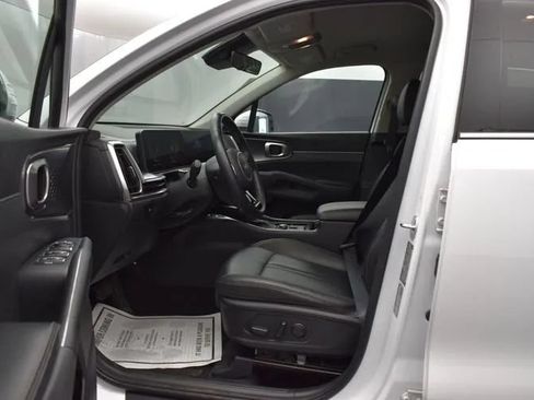 Used 2024 Kia Sorento S FWD image 14