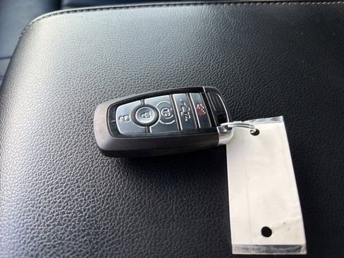 Used 2020 Ford F150 Lariat image 23