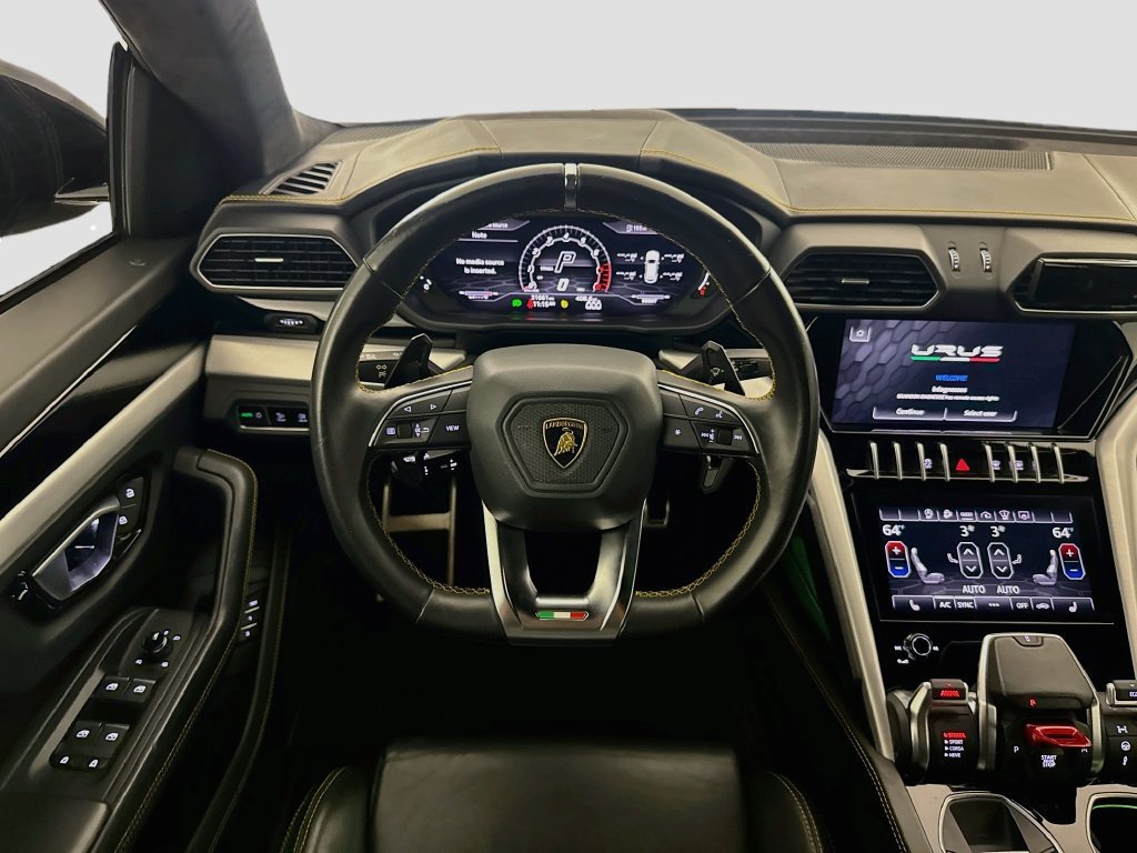 Used 2022 Lamborghini Urus AWD/4WD image 24