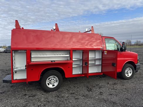 New 2025 Chevrolet Express 3500 w/ Power Convenience Package image 9