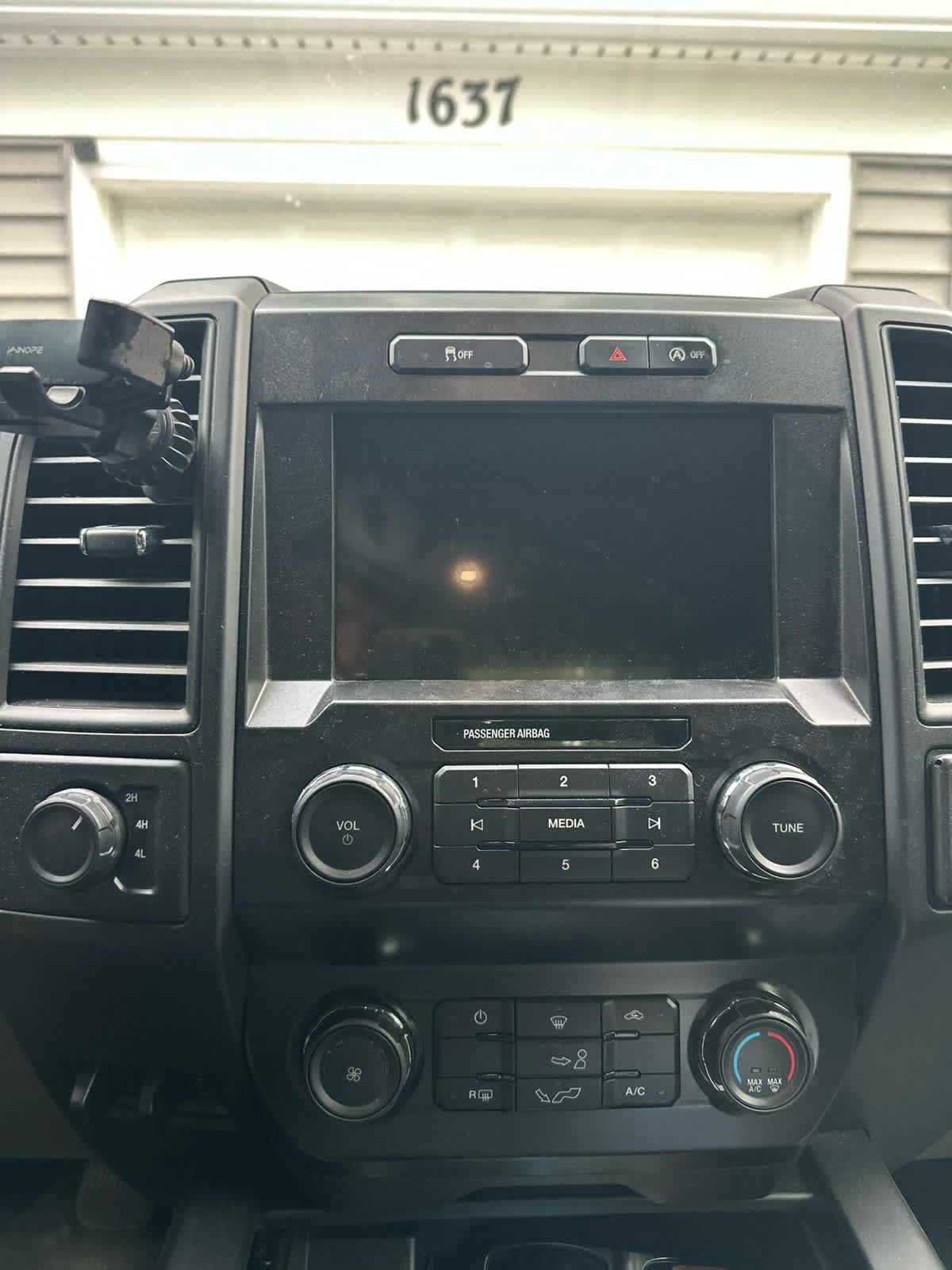 Used 2020 Ford F150 XL w/ Equipment Group 101A Mid AWD/4WD image 5