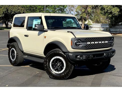 New 2025 Ford Bronco Badlands image 16