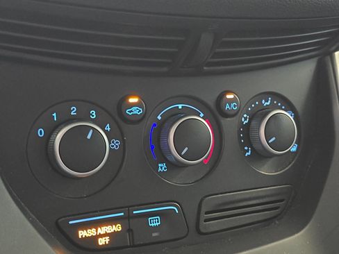 Used 2015 Ford Escape SE image 18