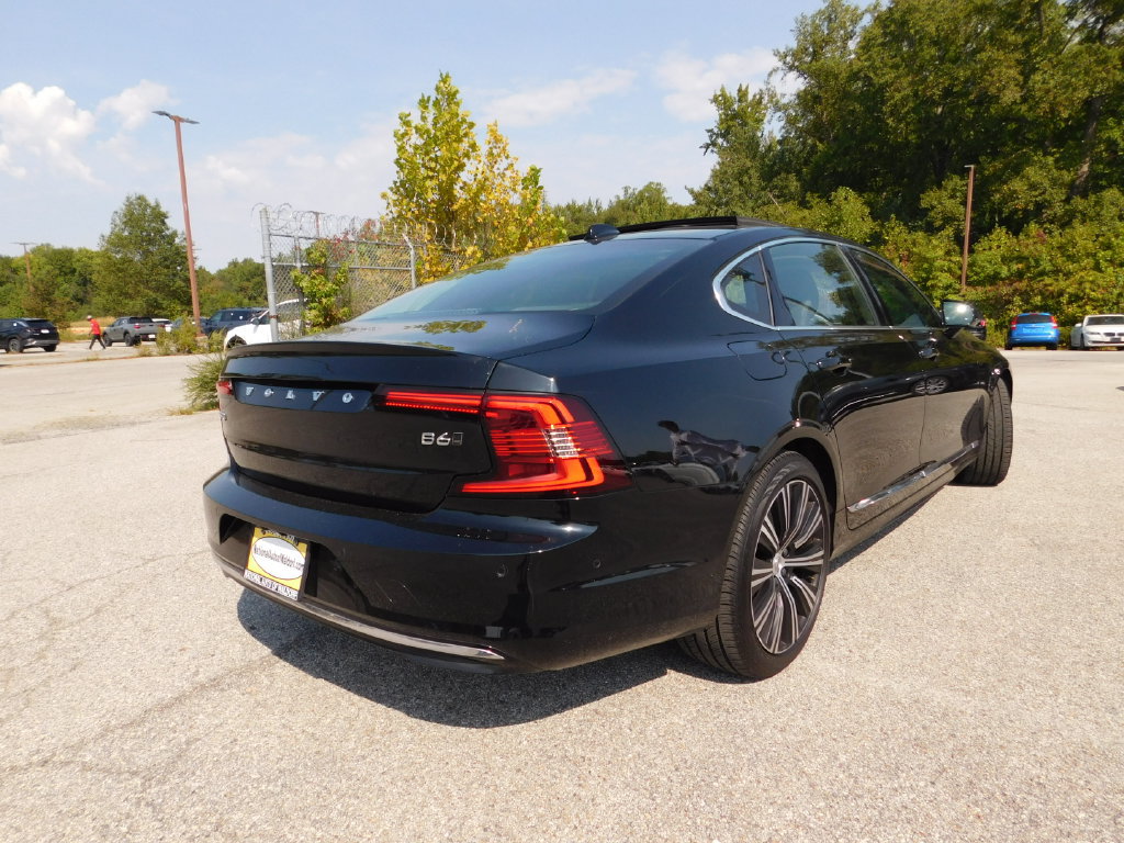 Used 2023 Volvo S90 B6 Plus AWD/4WD image 6