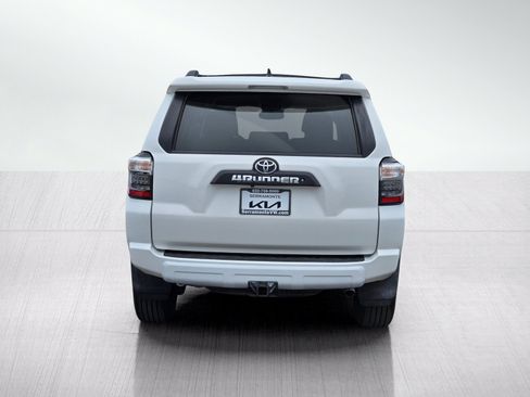 Used 2018 Toyota 4Runner TRD Off-Road AWD/4WD image 5